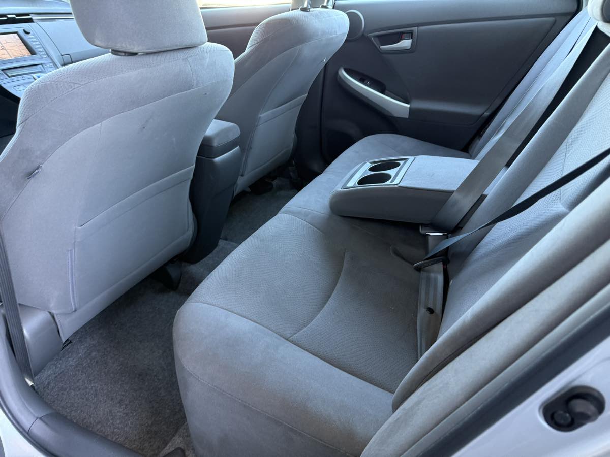 2010 Toyota Prius Four SE photo 17