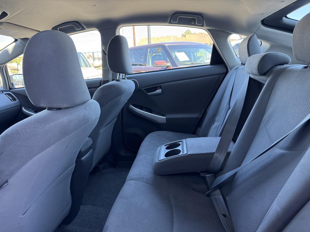 2010 Toyota Prius Four SE photo 18