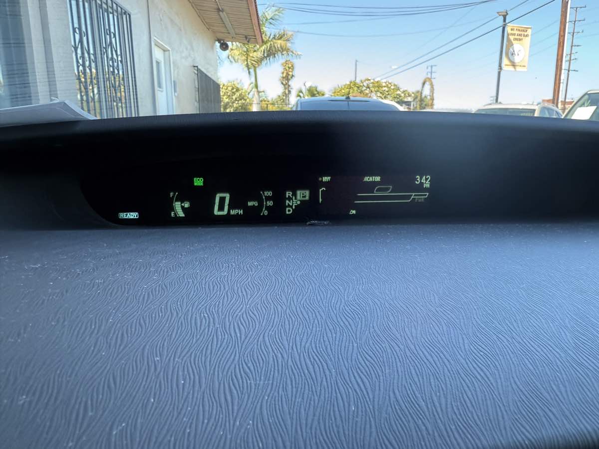 2010 Toyota Prius Four SE photo 23