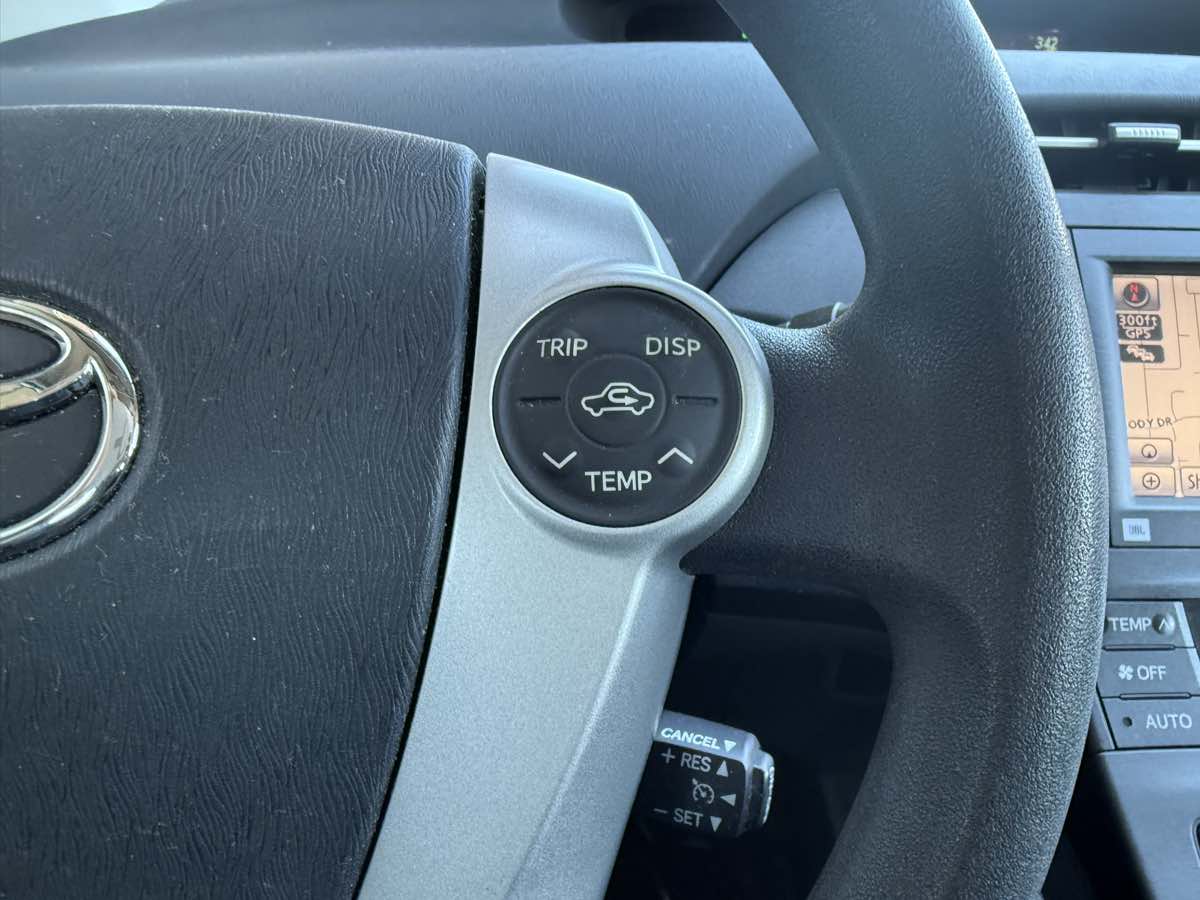 2010 Toyota Prius Four SE photo 26