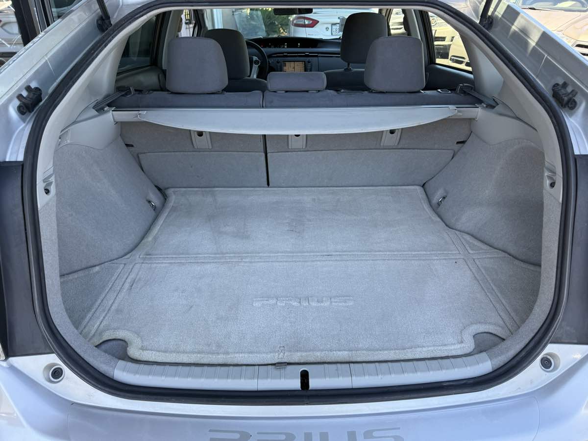 2010 Toyota Prius Four SE photo 28