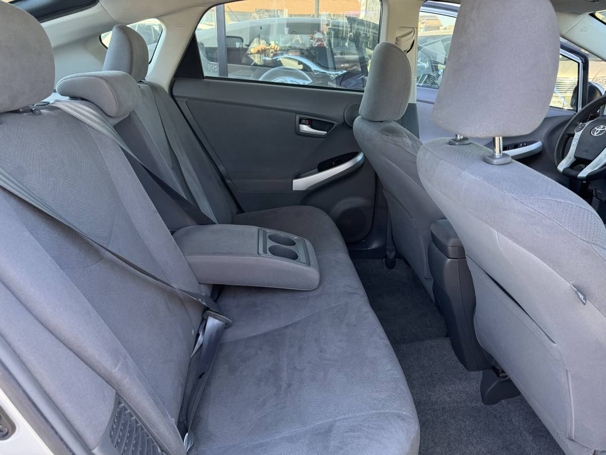 2010 Toyota Prius Four SE photo 31