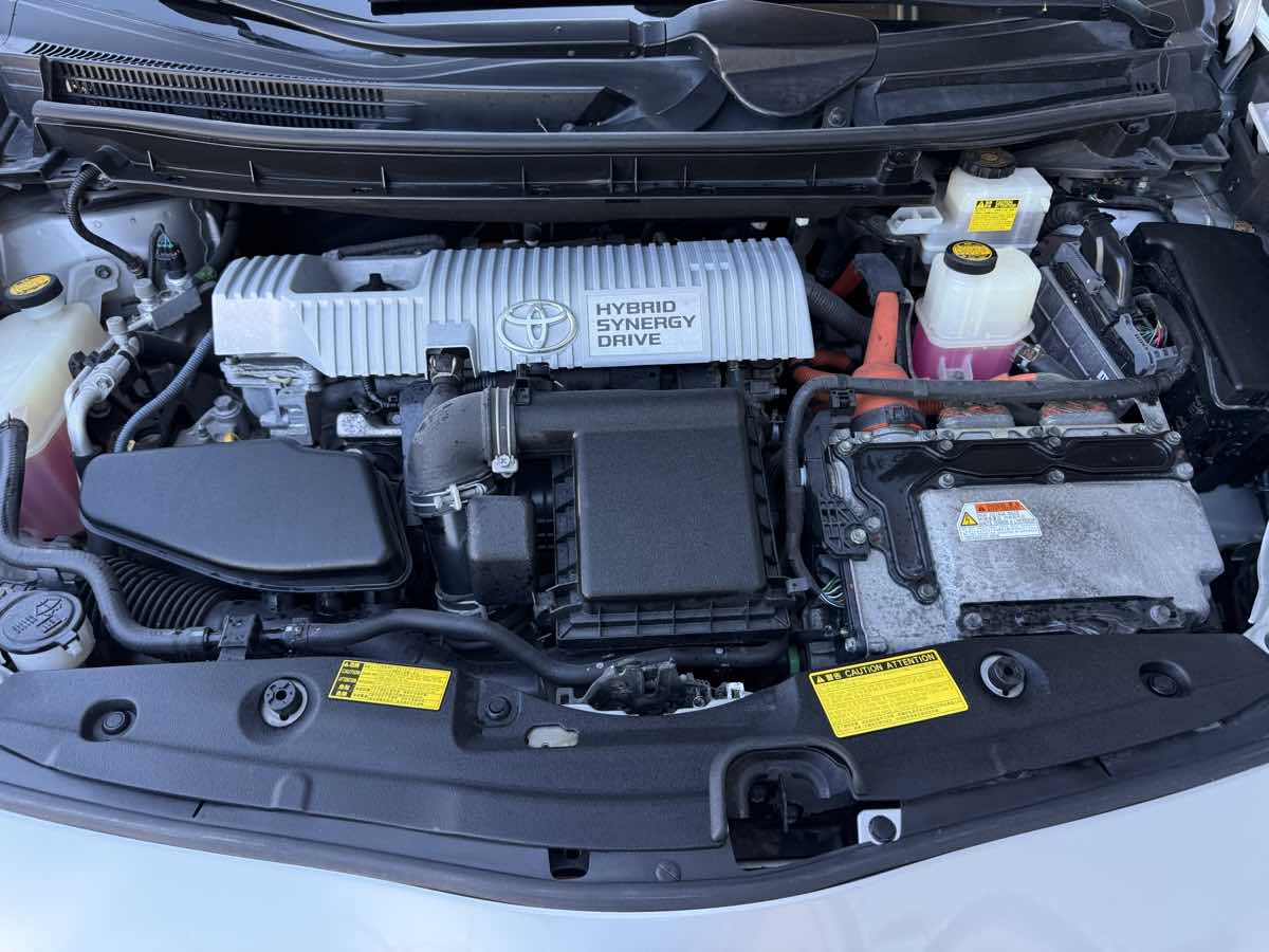 2010 Toyota Prius Four SE photo 39