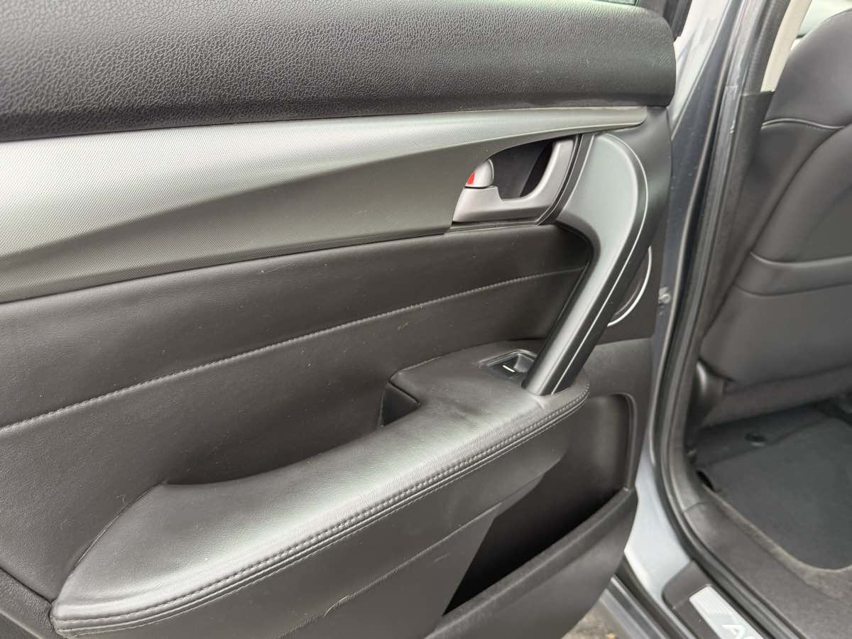 2010 Acura TL Technology photo 22