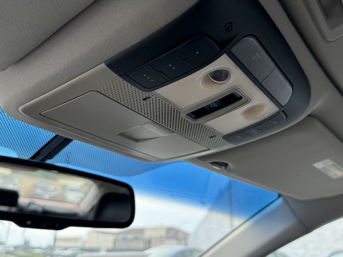 2010 Acura TL Technology photo 37