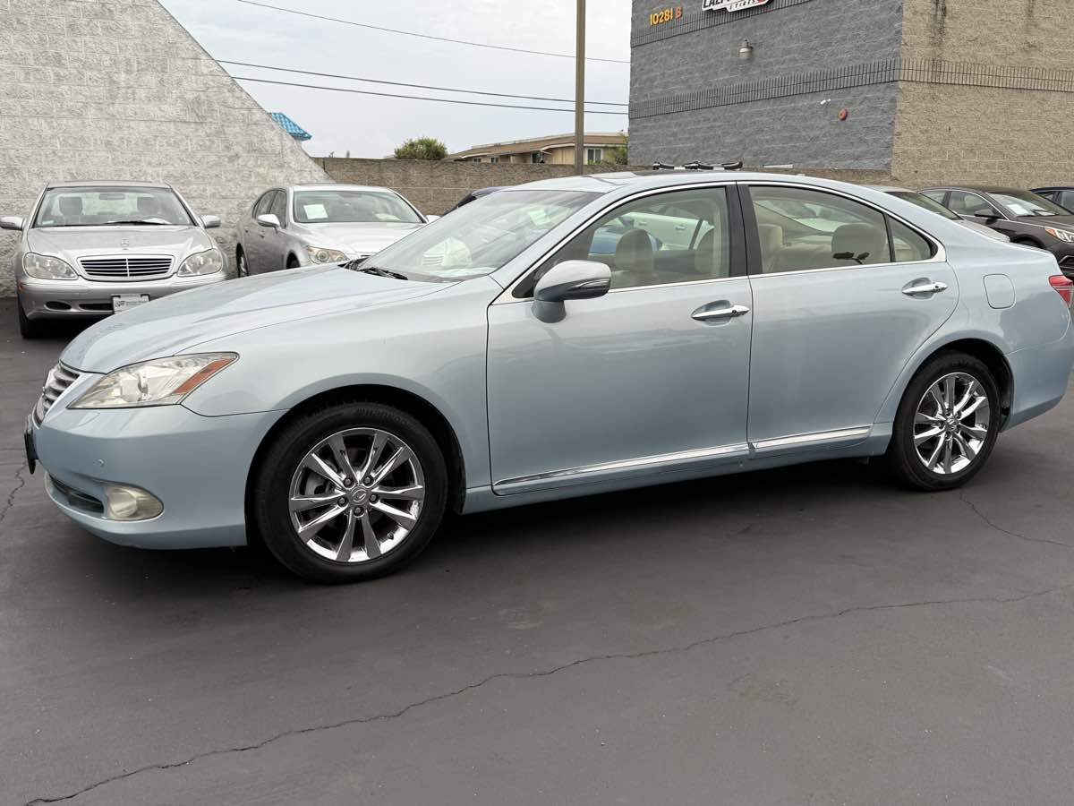 2012 Lexus ES 350 photo 13