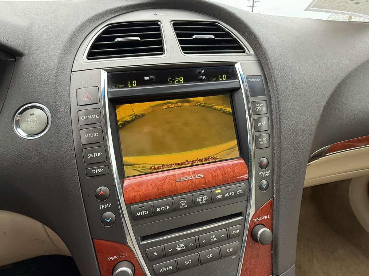 2012 Lexus ES 350 photo 30