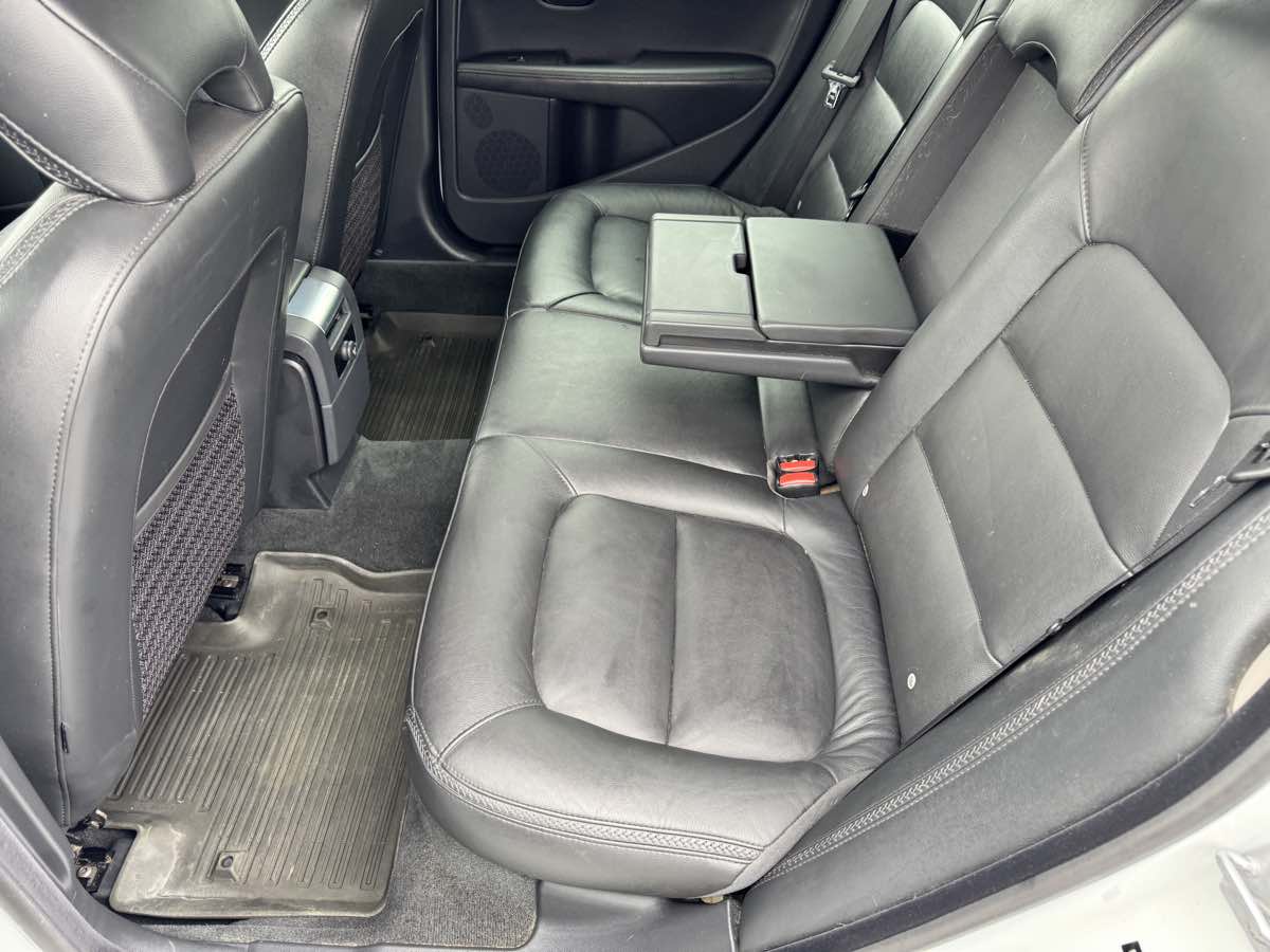 2016 Volvo XC70 T5 Drive-E Premier photo 23