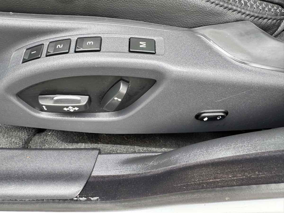 2016 Volvo XC70 T5 Drive-E Premier photo 31