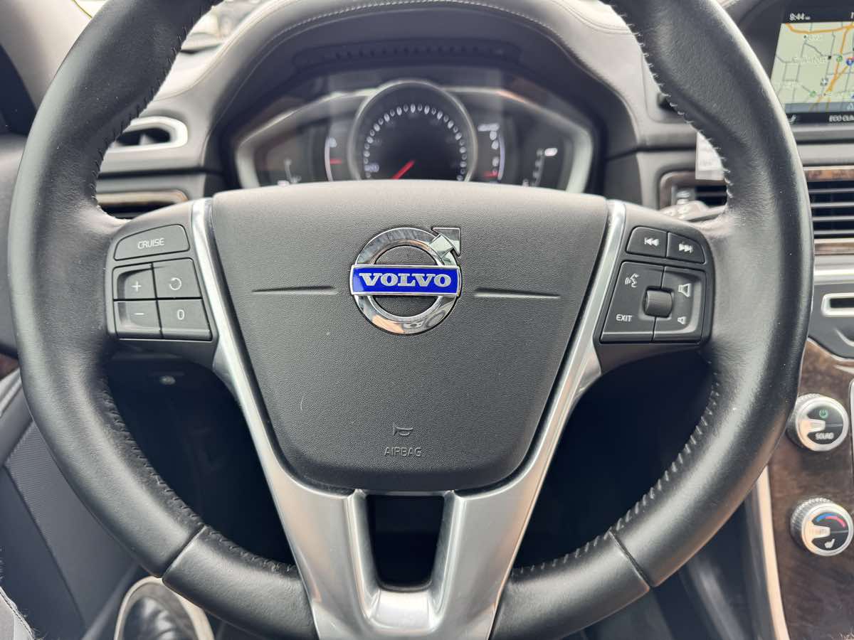 2016 Volvo XC70 T5 Drive-E Premier photo 34