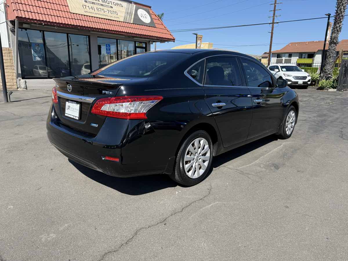 2015 Nissan Sentra S photo 4