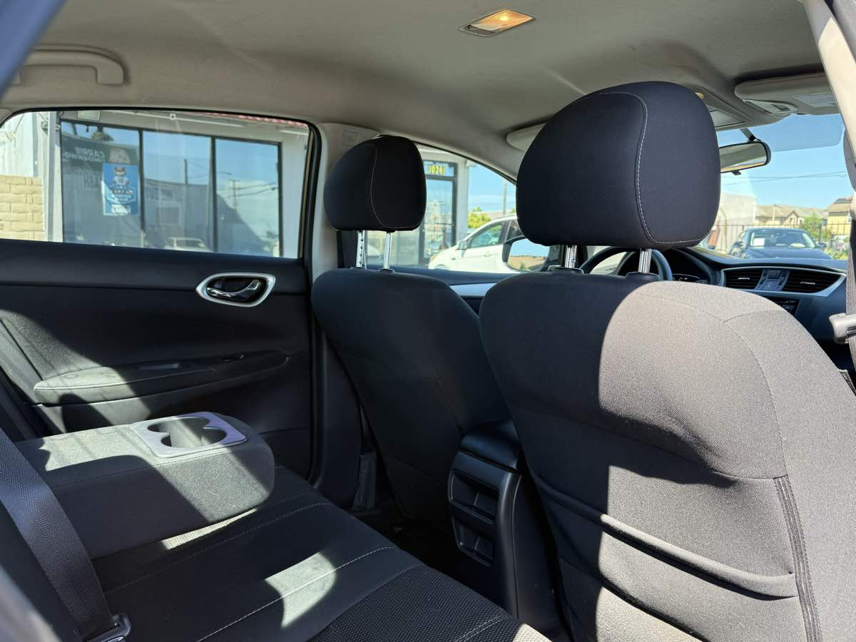 2015 Nissan Sentra S photo 23