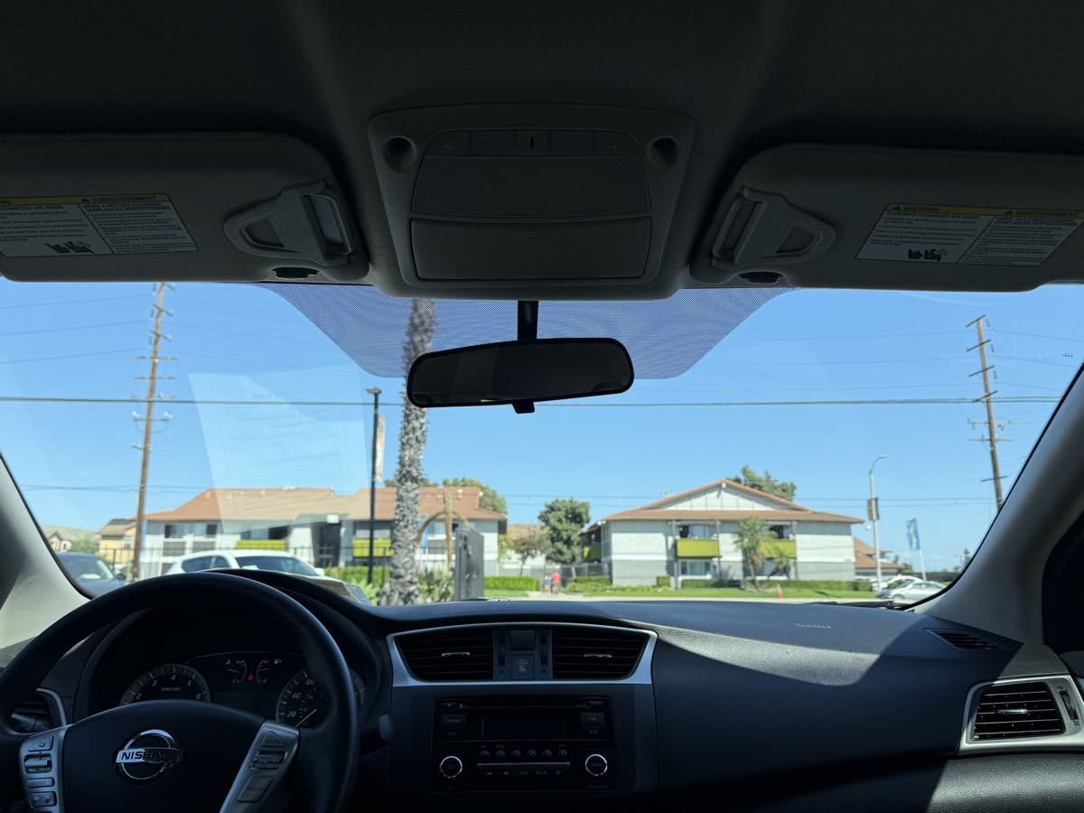 2015 Nissan Sentra S photo 28
