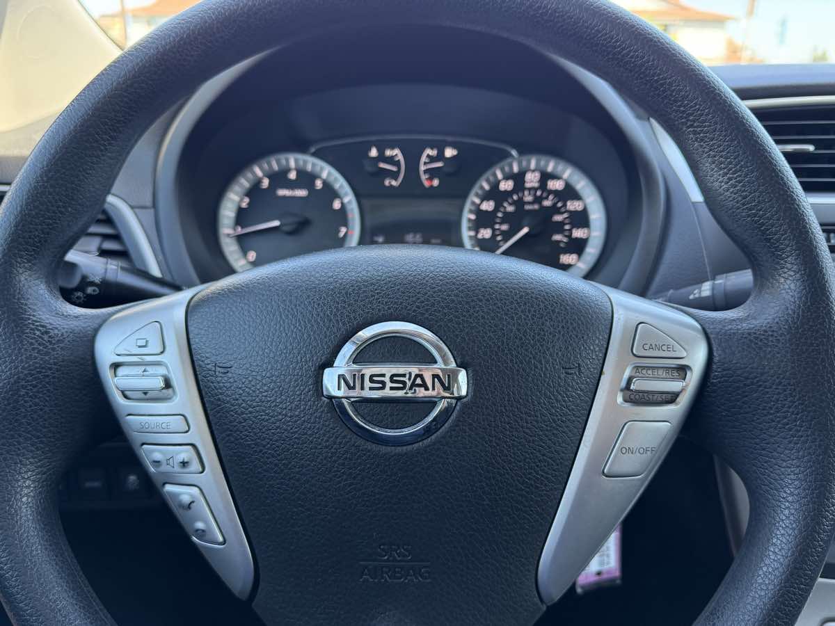 2015 Nissan Sentra S photo 31