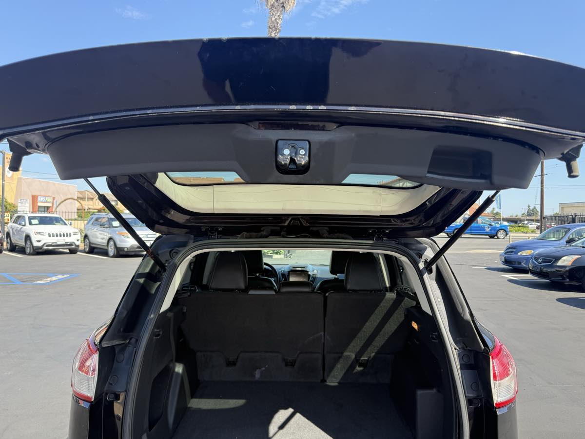 2013 Ford Escape SEL photo 16