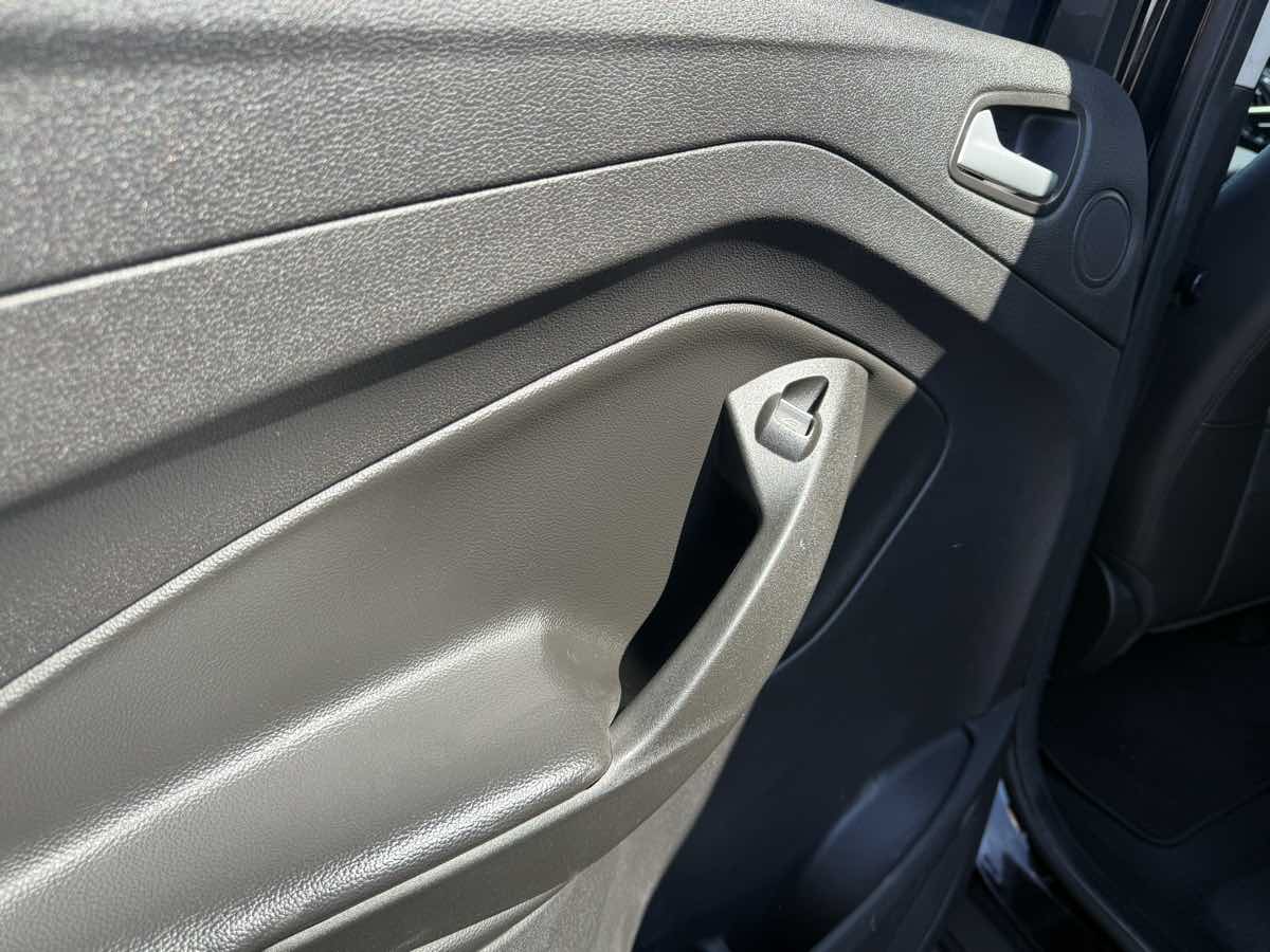 2013 Ford Escape SEL photo 17