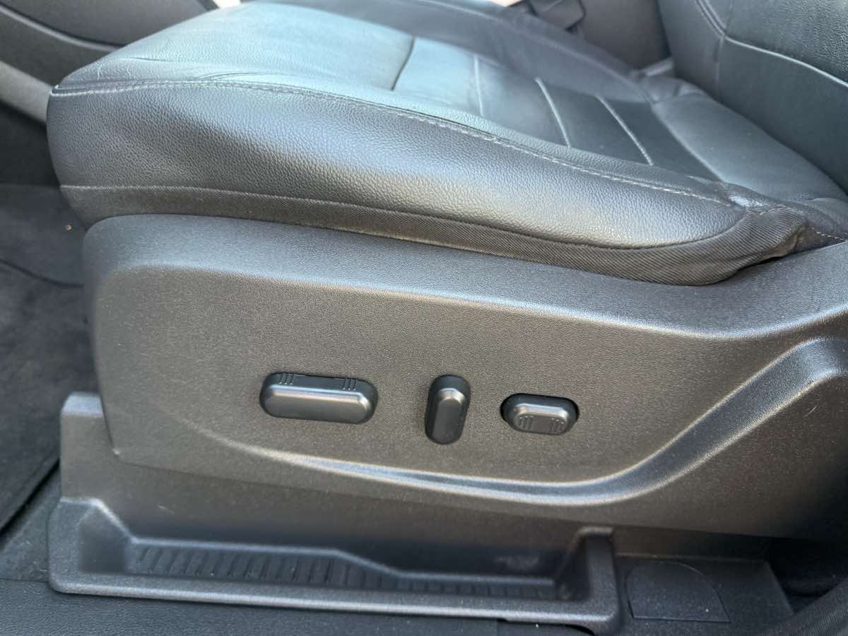 2013 Ford Escape SEL photo 23