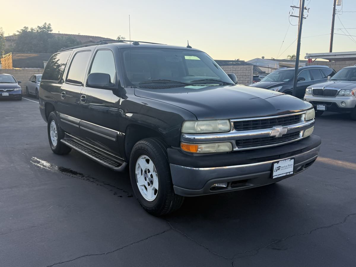 2004 Chevrolet Suburban LT photo 10