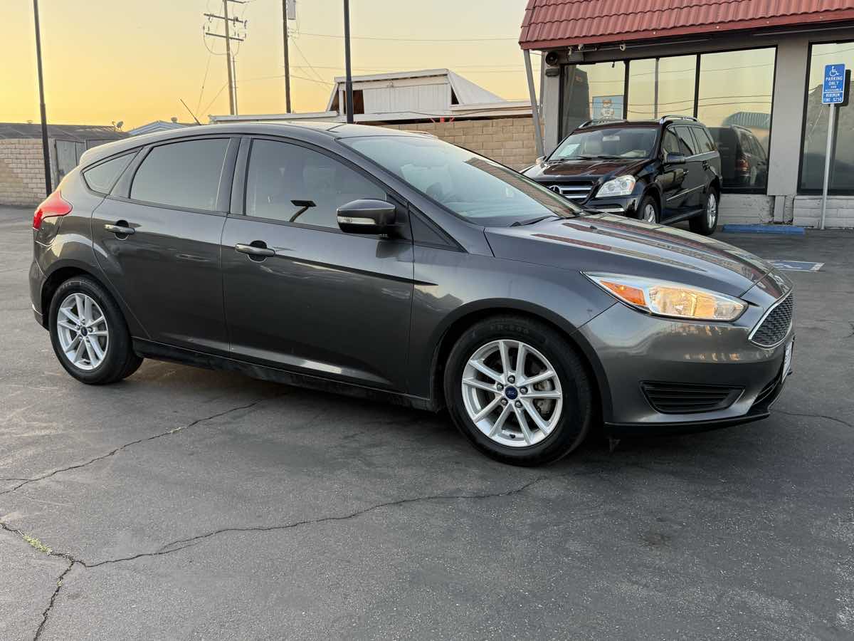 2017 Ford Focus SE photo 8