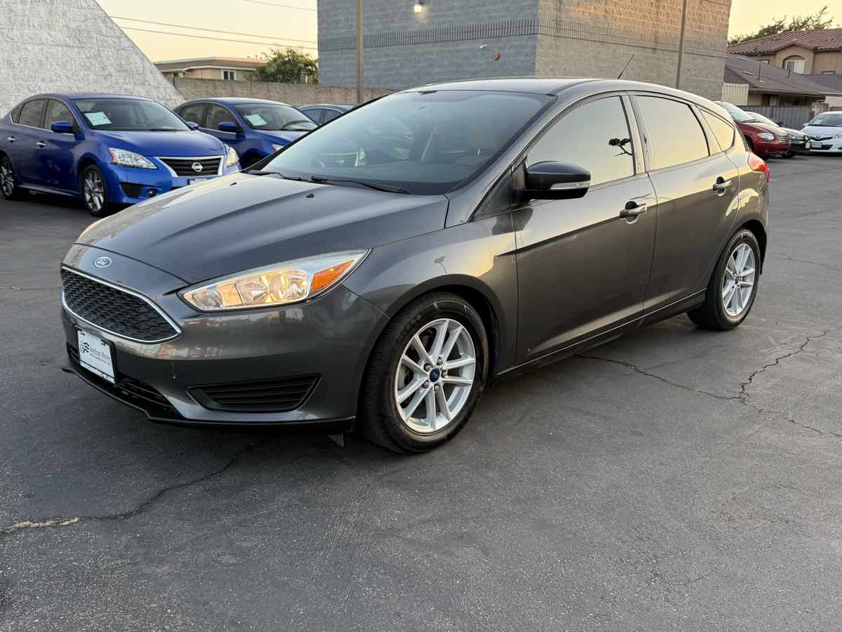 2017 Ford Focus SE photo 14