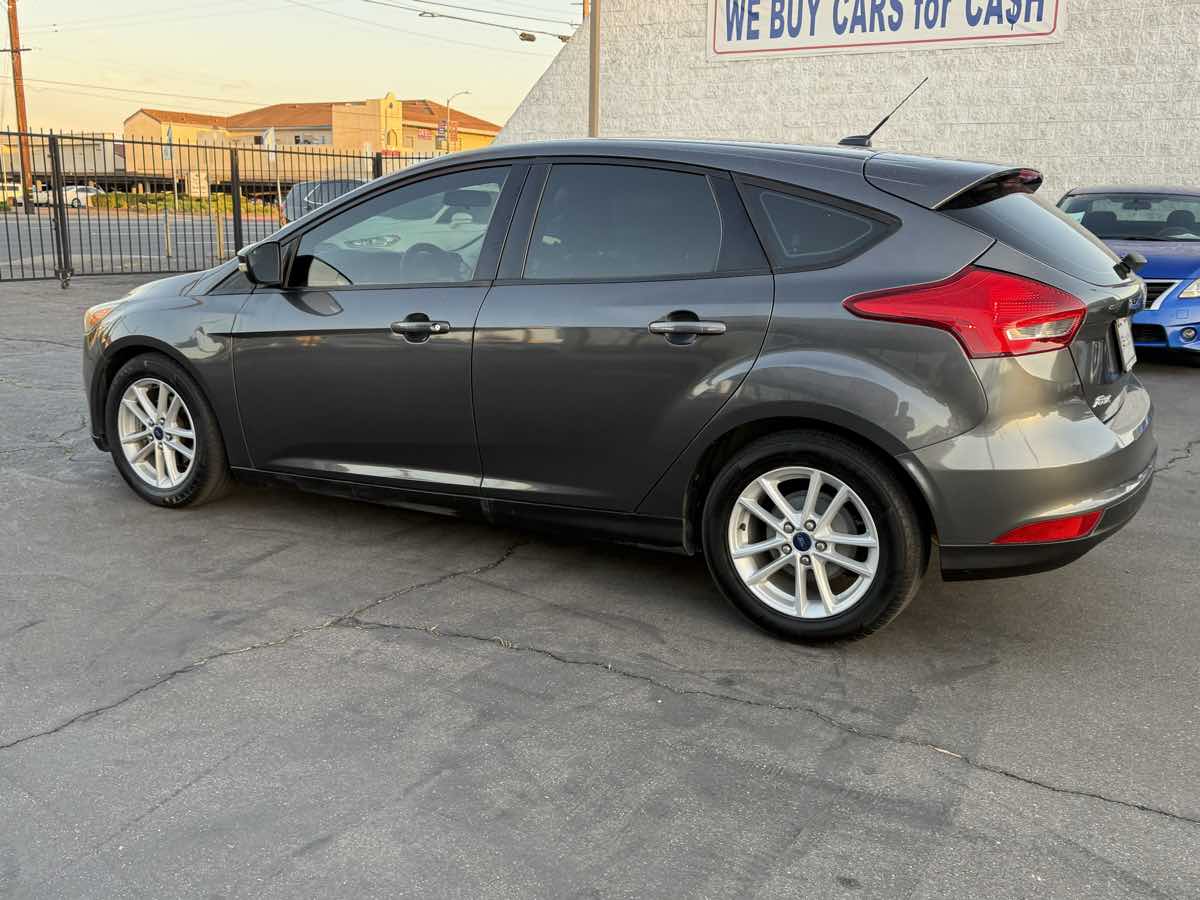 2017 Ford Focus SE photo 17