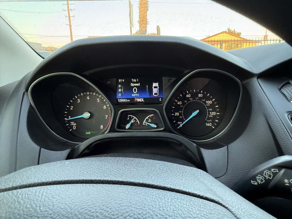 2017 Ford Focus SE photo 33