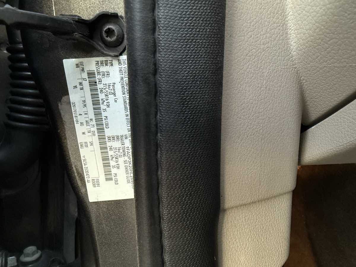 2017 Ford Focus SE photo 41