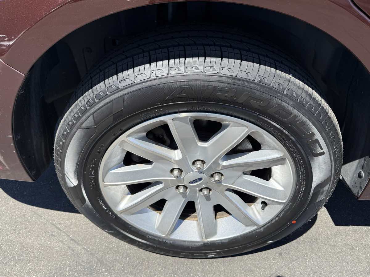2009 Ford Flex SEL photo 15