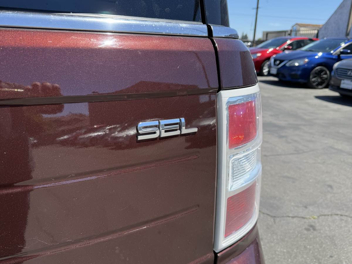 2009 Ford Flex SEL photo 23
