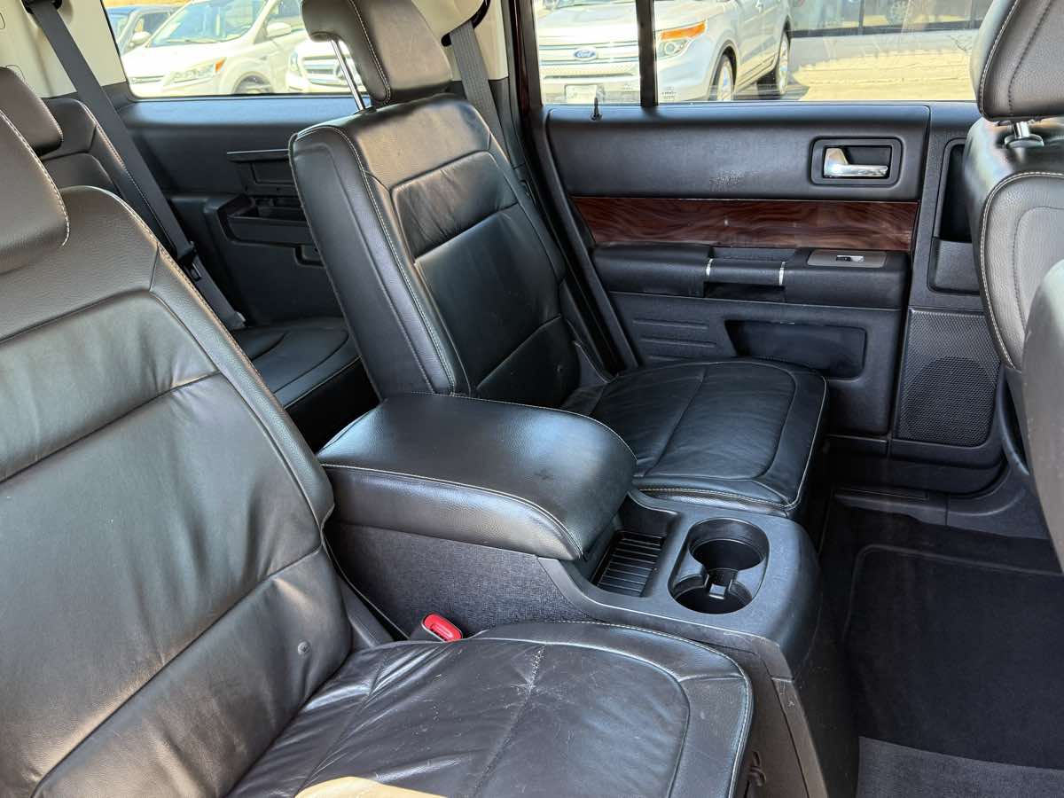 2009 Ford Flex SEL photo 26