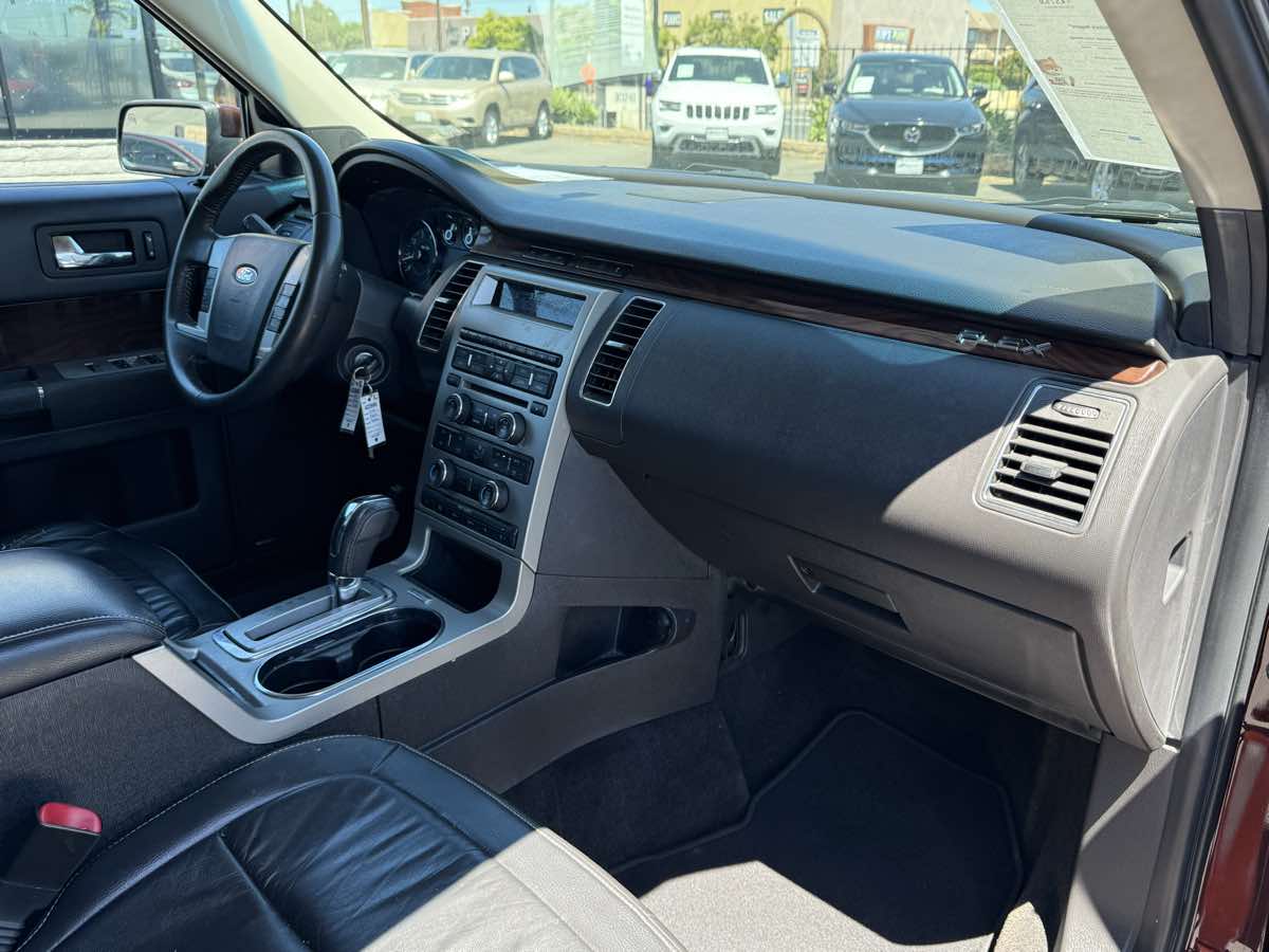 2009 Ford Flex SEL photo 30