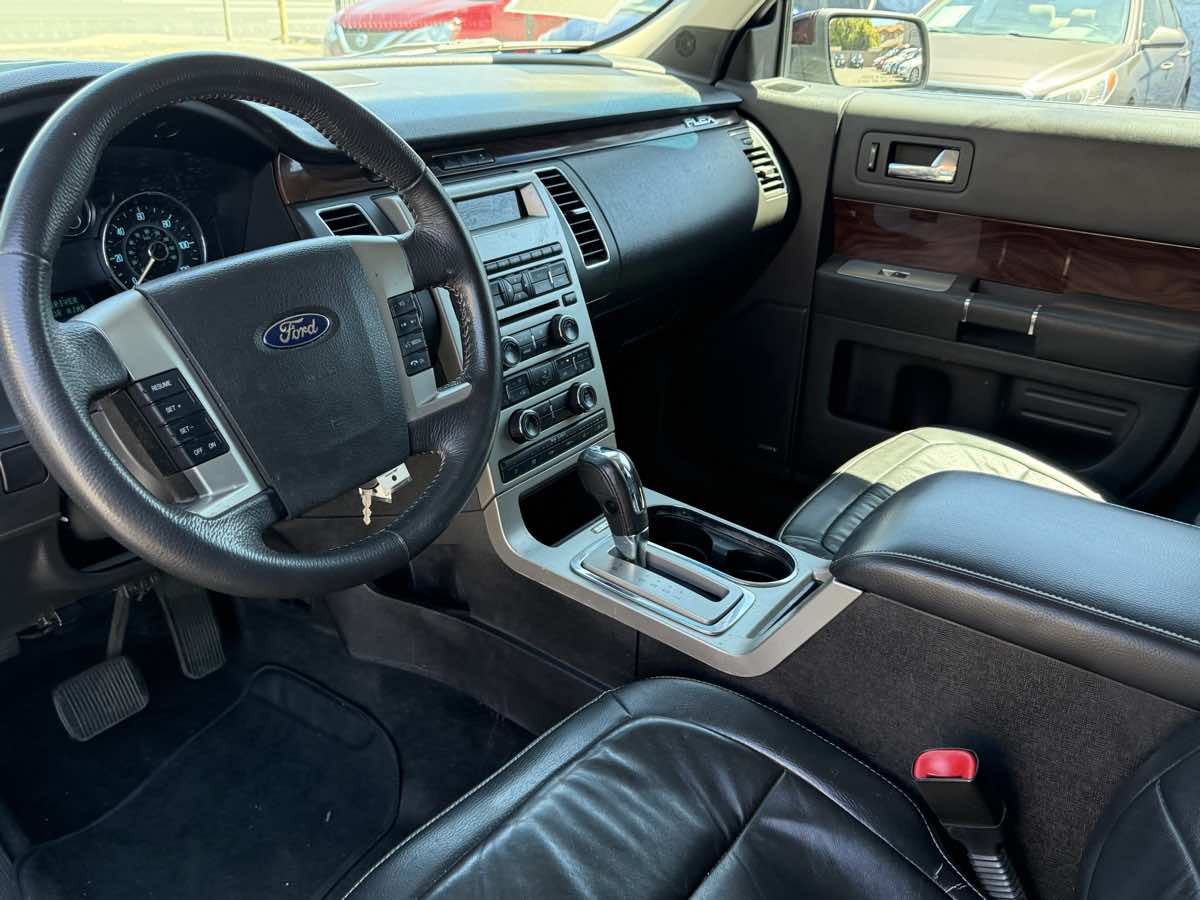 2009 Ford Flex SEL photo 36