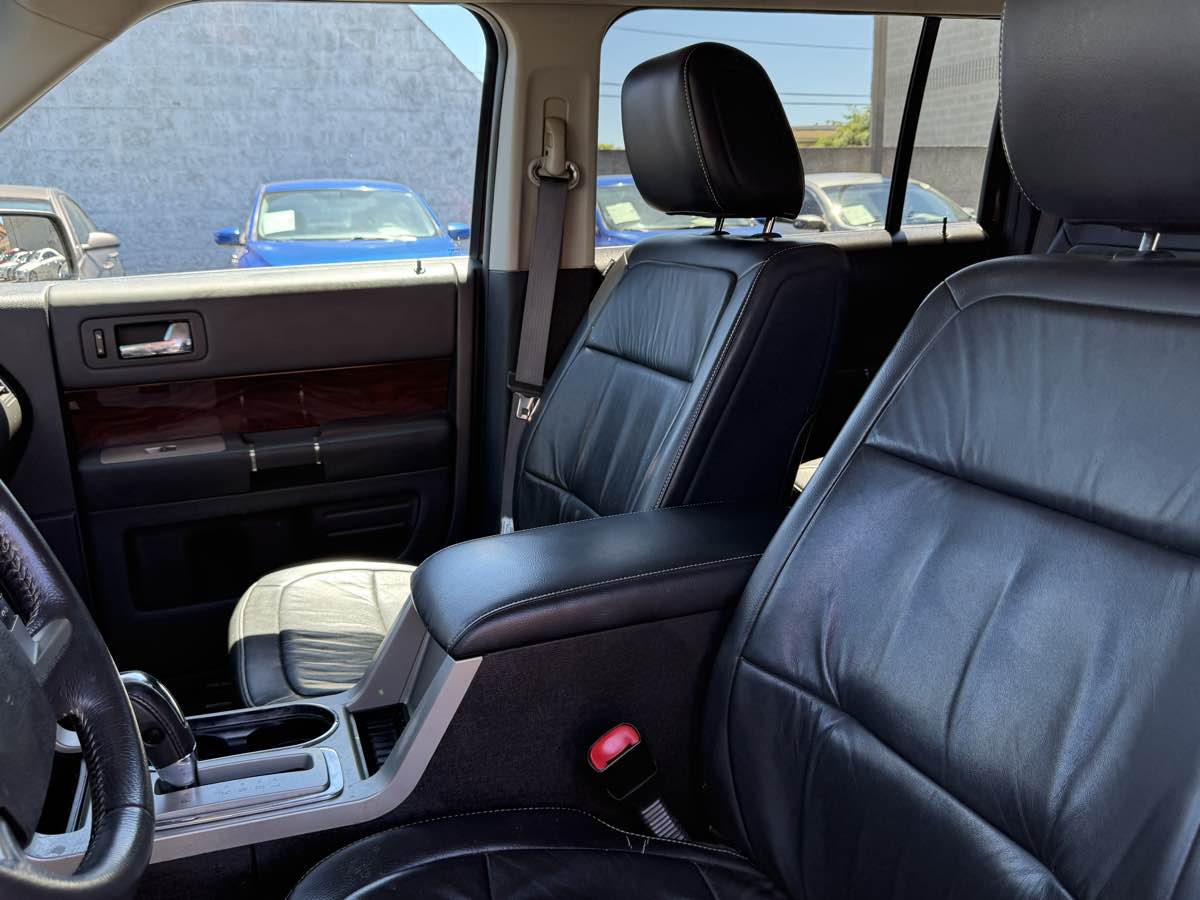 2009 Ford Flex SEL photo 37