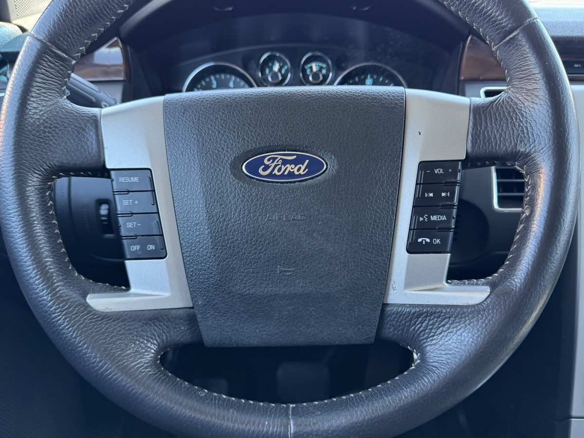 2009 Ford Flex SEL photo 39