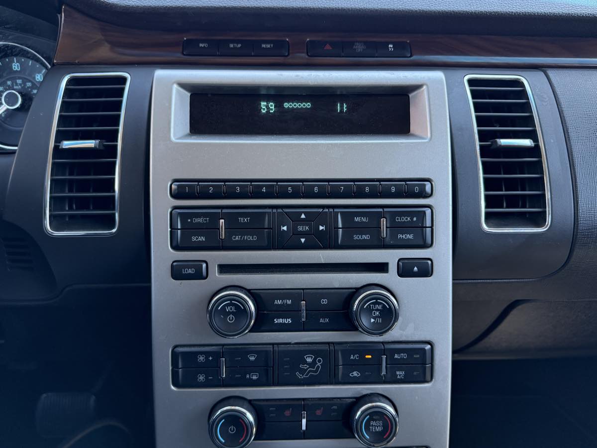 2009 Ford Flex SEL photo 41