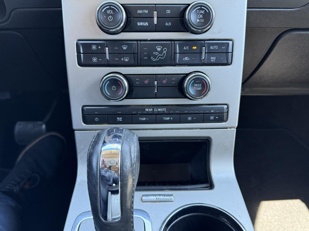 2009 Ford Flex SEL photo 42