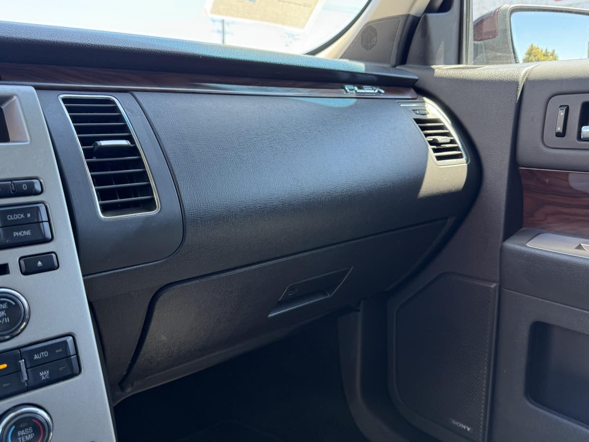 2009 Ford Flex SEL photo 43