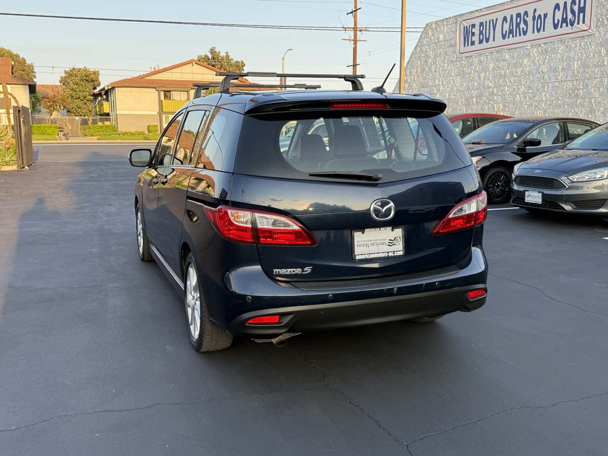 2014 Mazda Mazda5 Grand Touring photo 2