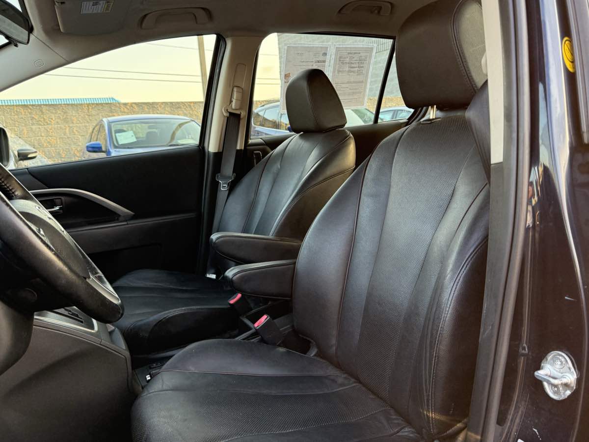 2014 Mazda Mazda5 Grand Touring photo 19
