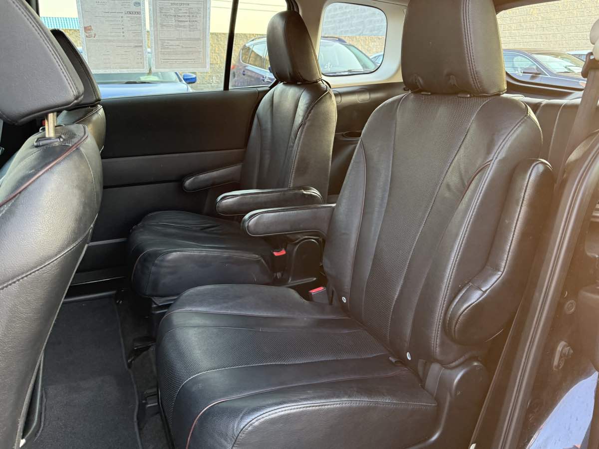 2014 Mazda Mazda5 Grand Touring photo 23