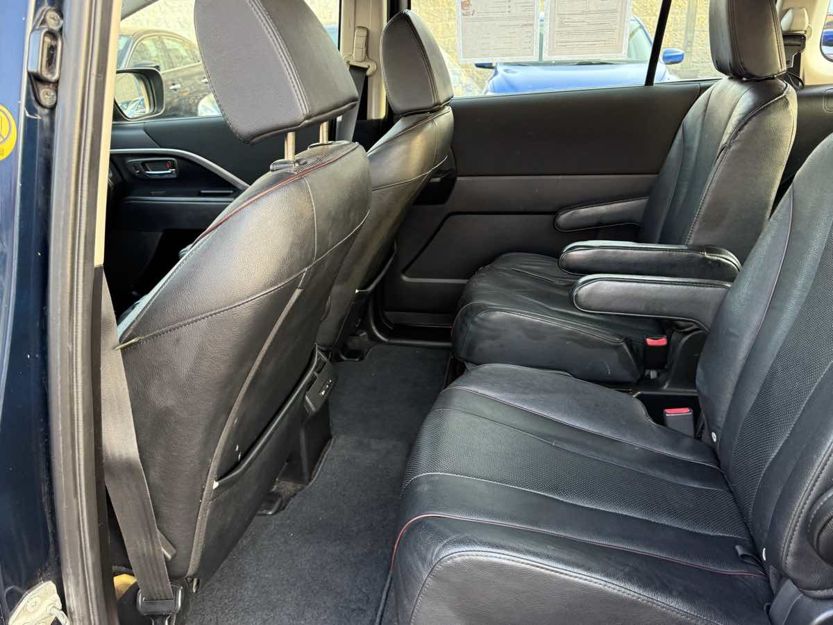 2014 Mazda Mazda5 Grand Touring photo 24