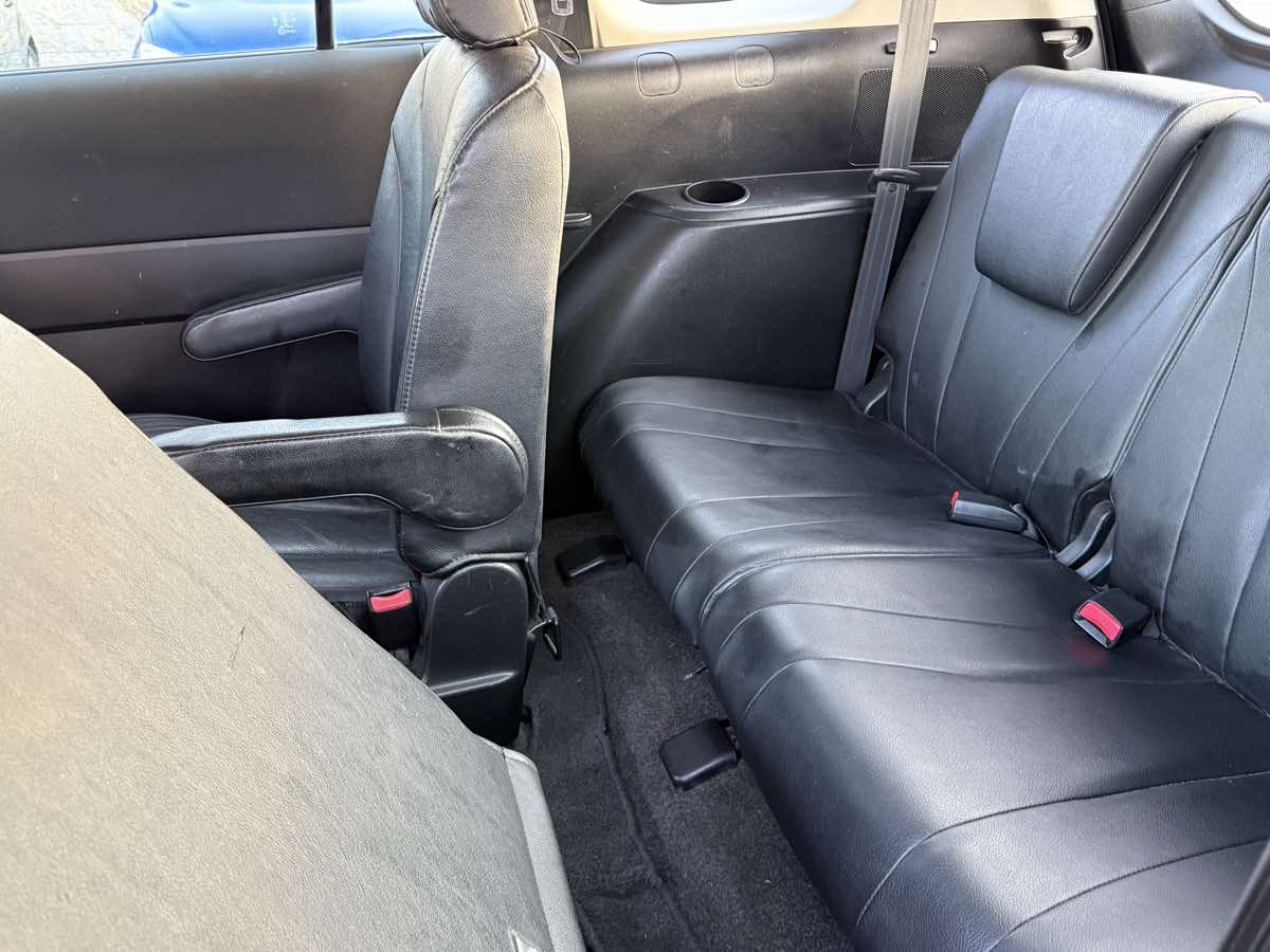 2014 Mazda Mazda5 Grand Touring photo 25
