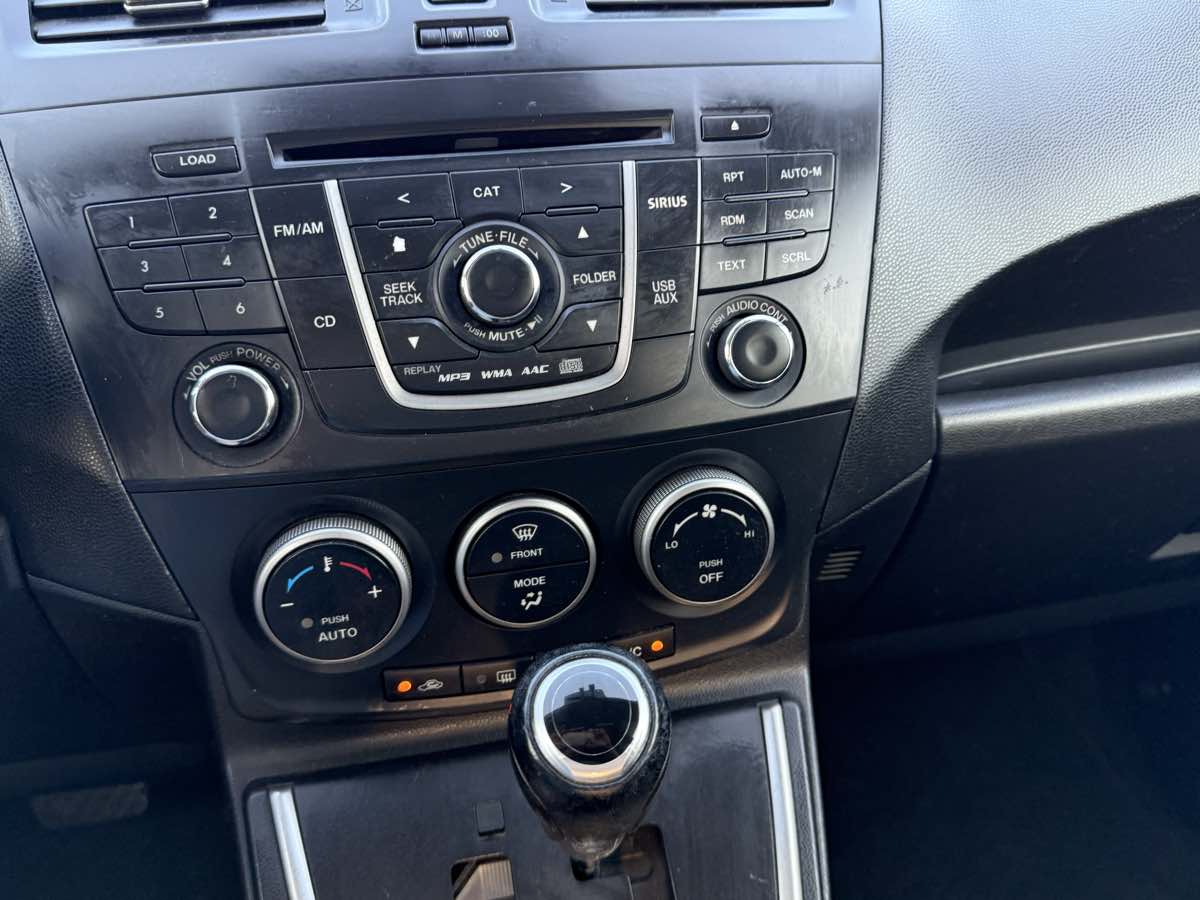 2014 Mazda Mazda5 Grand Touring photo 33