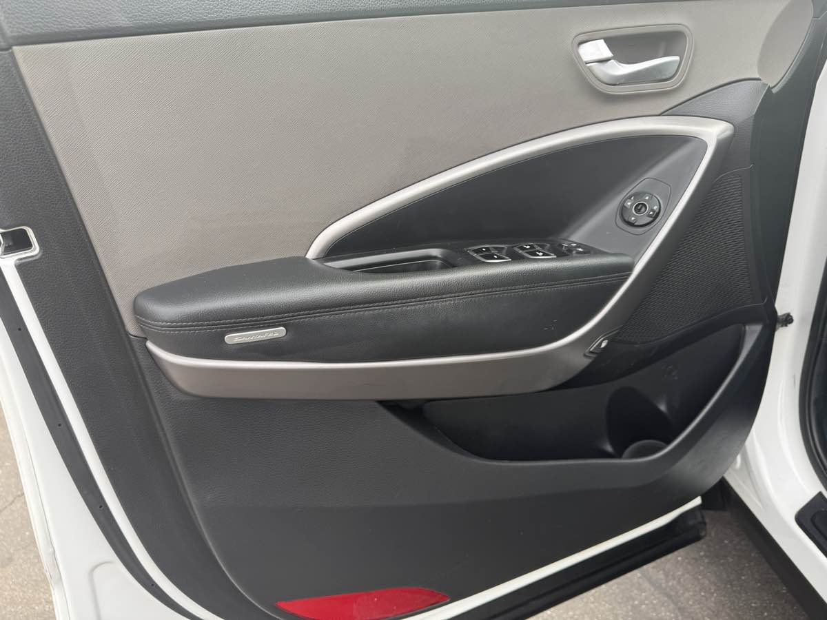 2016 Hyundai Santa Fe Sport Base photo 32