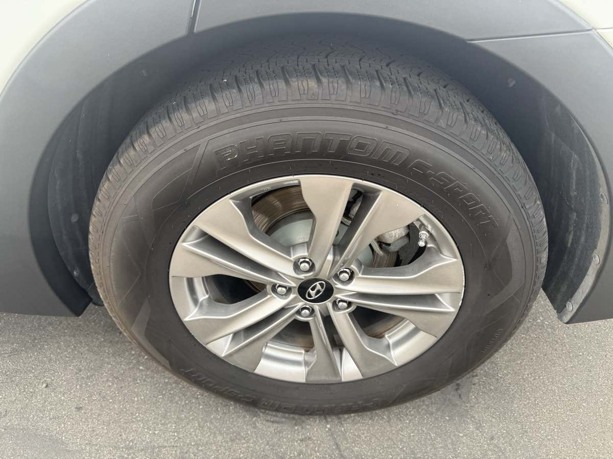 2016 Hyundai Santa Fe Sport Base photo 39
