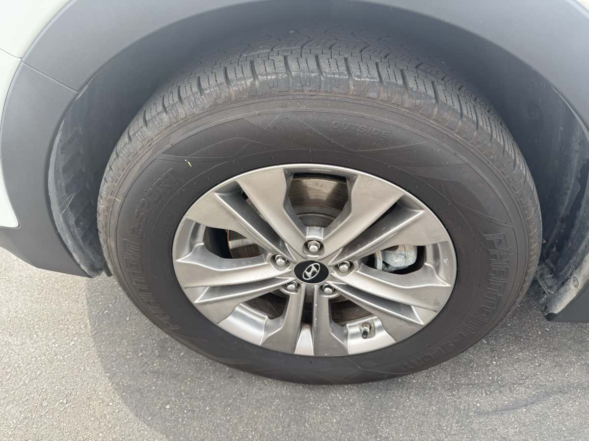 2016 Hyundai Santa Fe Sport Base photo 40