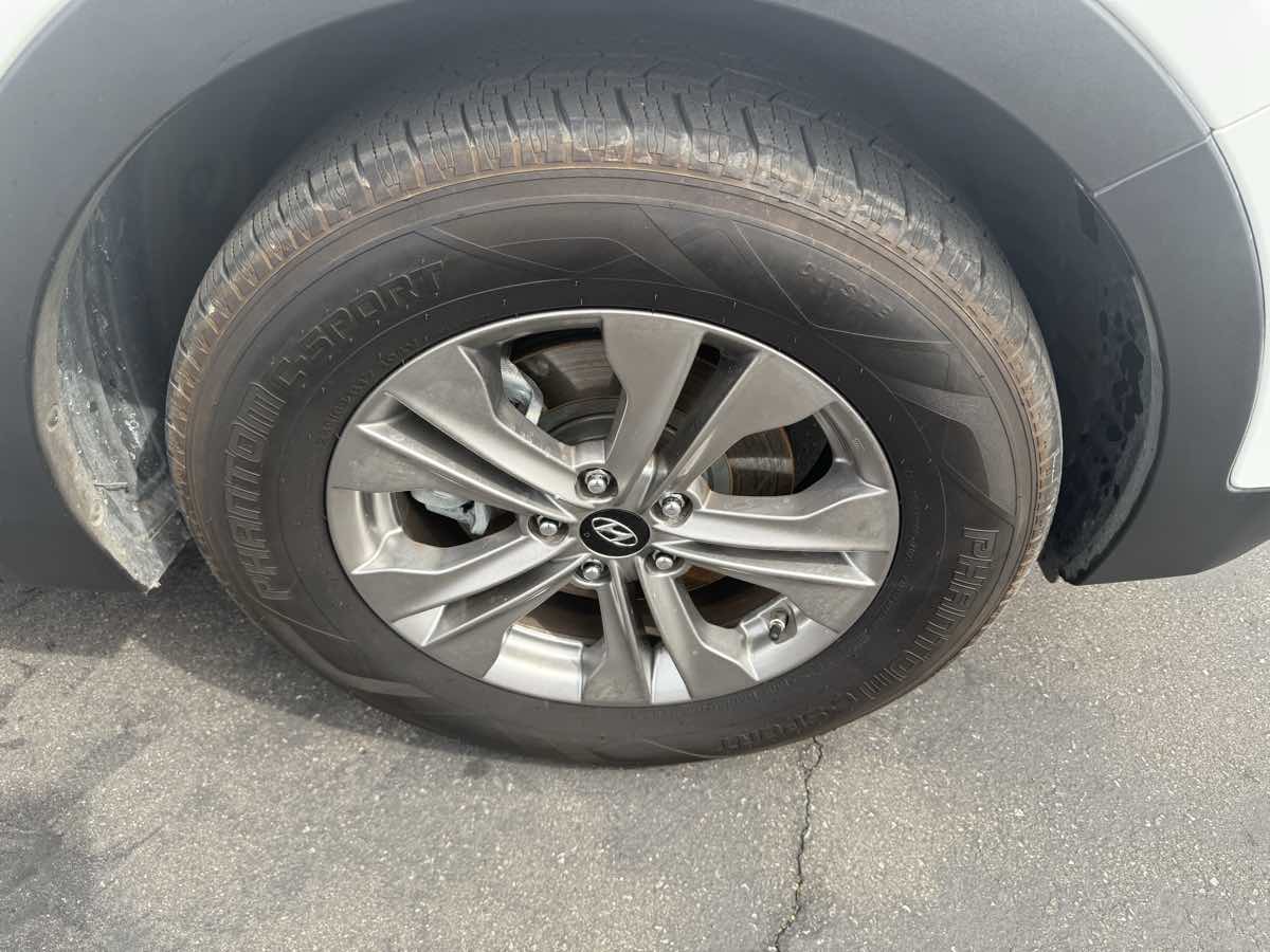 2016 Hyundai Santa Fe Sport Base photo 41