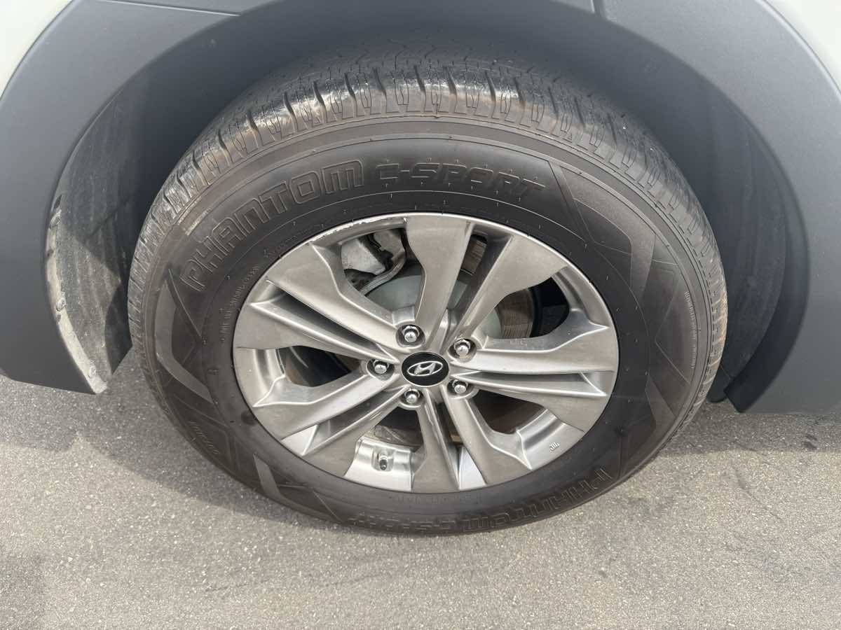2016 Hyundai Santa Fe Sport Base photo 42