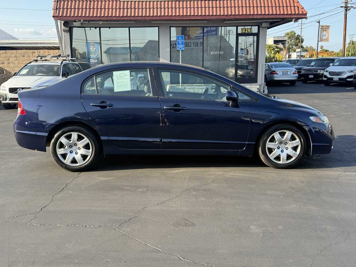 2010 Honda Civic LX photo 4