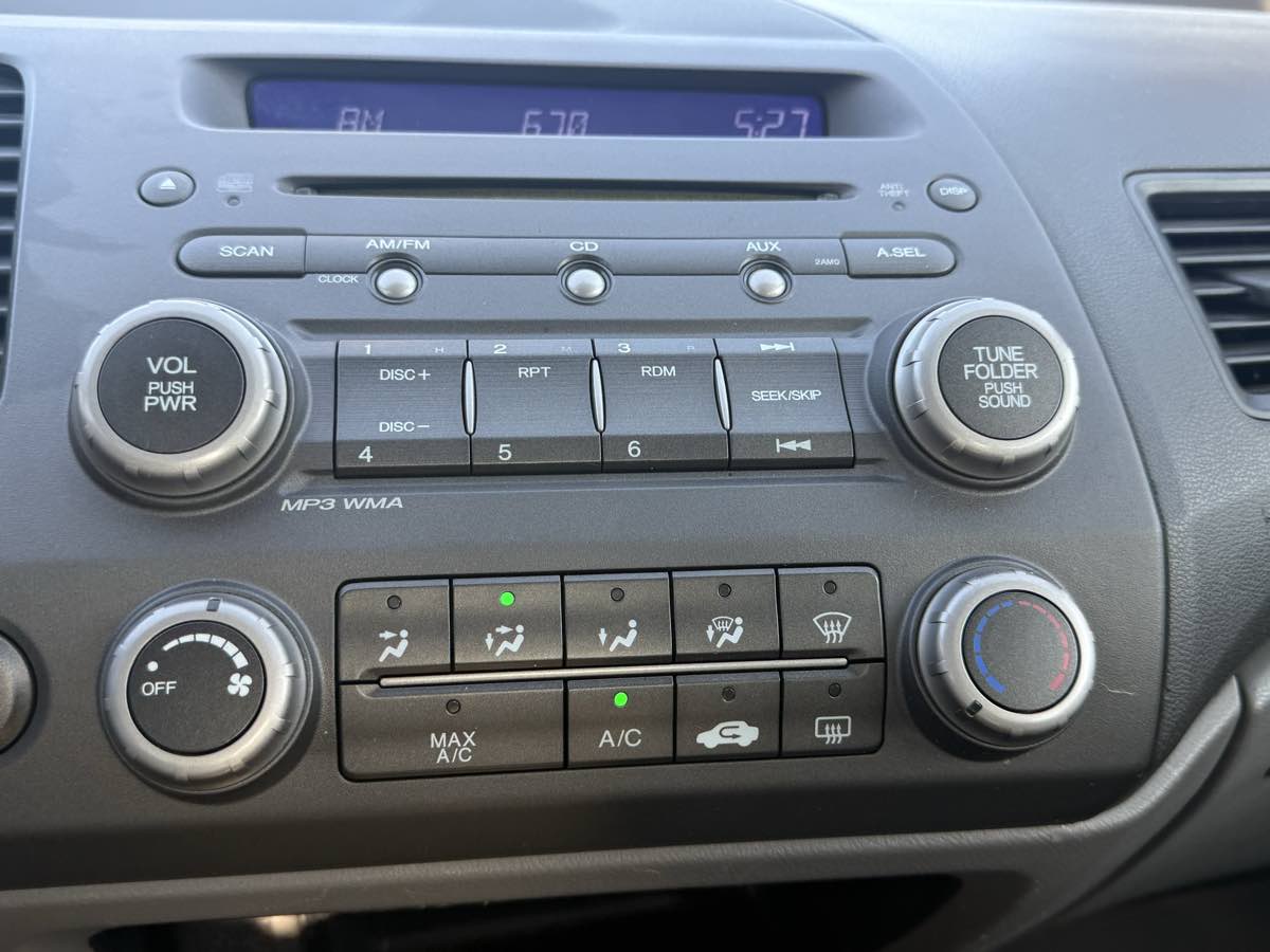 2010 Honda Civic LX photo 25